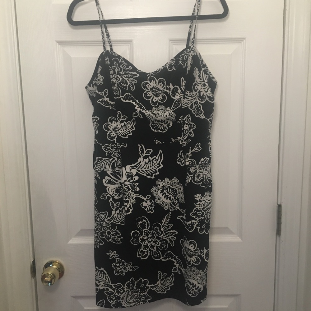 Black & White floral American Eagle dress